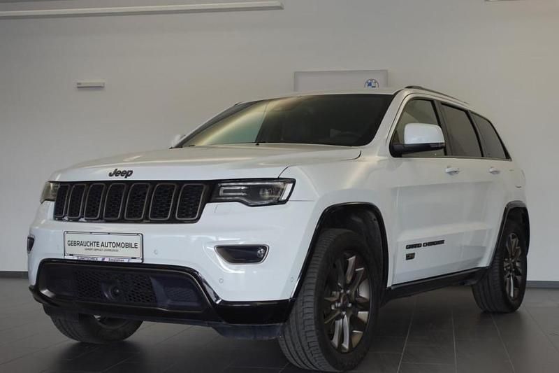 Weiß Gebraucht 2016 Jeep Grand Cherokee SUV | € 32.900 (Etwas zu teuer) - Bild 1/4