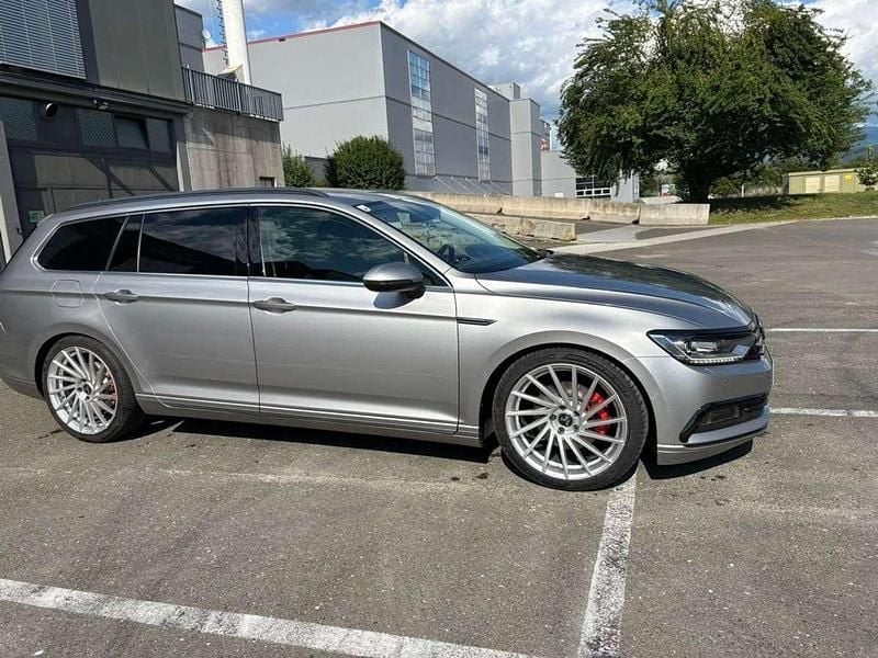 Grau Gebraucht 2015 VW Passat Comfortline Kombi | € 9.295 (Superpreis) - Bild 1/4
