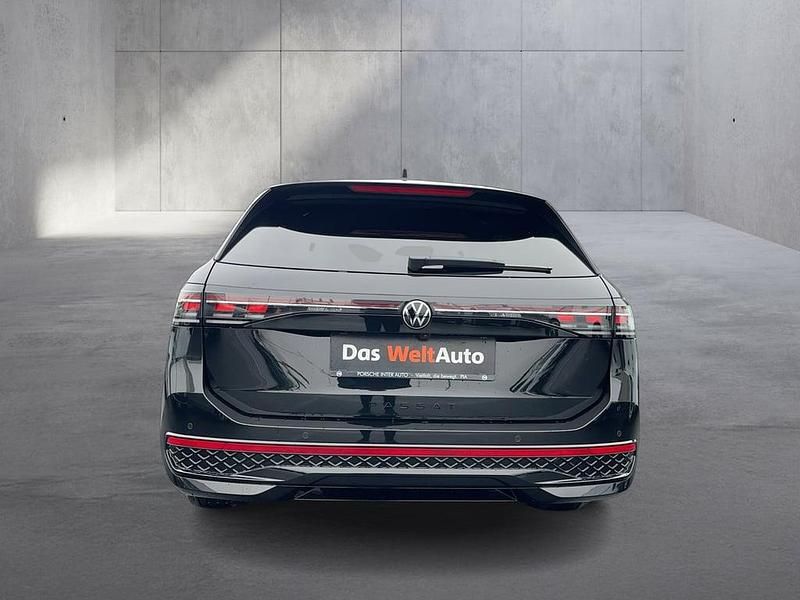 Gebraucht VW Passat Sport 204 PS (150 kW) 2026 Schwarz  metallic Kombi