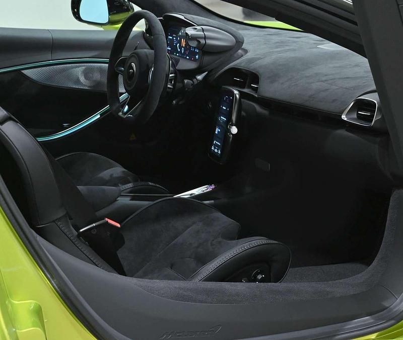 Gebraucht McLaren Artura 700 PS (514 kW) 2023 Grün Coupé