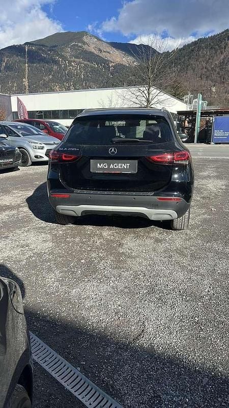 Gebraucht Mercedes GLA250 160 PS (117 kW) 2021 Schwarz SUV