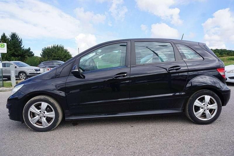Gebraucht Mercedes B180 109 PS (80 kW) 2010 Schwarz Van / Kleinbus