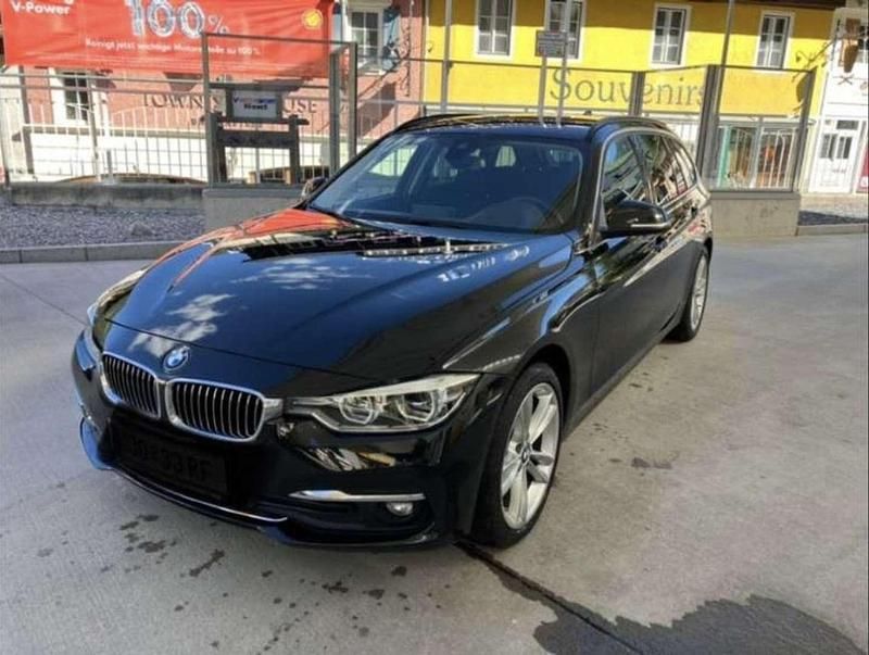 Schwarz Gebraucht 2018 BMW 320 Luxury Line Kombi | € 21.990 (Fairer Preis) - Bild 1/4