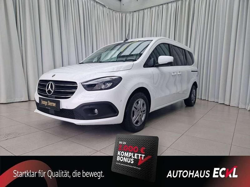 Gebraucht Mercedes T180 Style 131 PS (96 kW) 2024 Weiß Van / Kleinbus