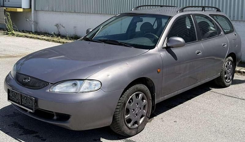 Grau Gebraucht 1997 Hyundai Lantra Kombi | € 2.390 - Bild 1/4