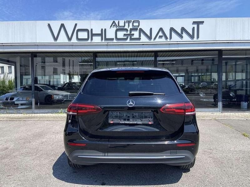 Gebraucht Mercedes B180 116 PS (85 kW) 2019 Schwarz Van / Kleinbus