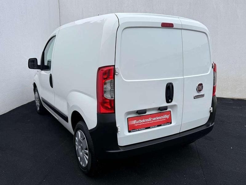 Gebraucht Fiat Fiorino 80 PS (58 kW) 2018 Weiß Van / Kleinbus
