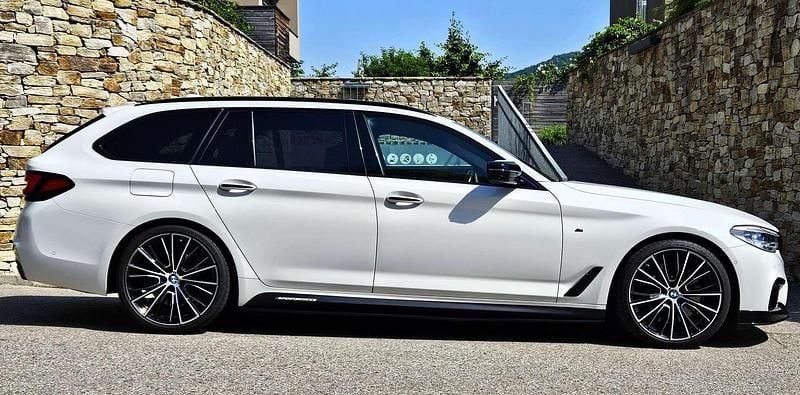 Weiß Gebraucht 2018 BMW 550 M Performance Kombi | € 53.900 - Bild 1/4