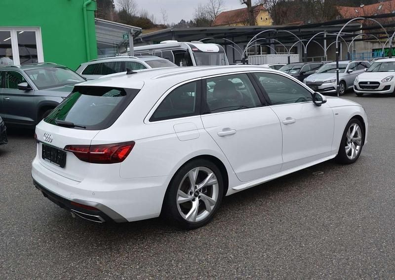 Gebraucht Audi A4 S-Line 163 PS (119 kW) 2022 Weiß Kombi