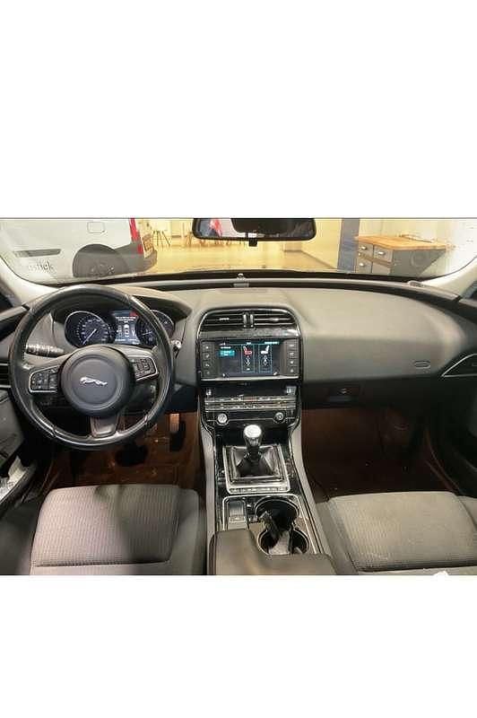 Gebraucht Jaguar XE Portfolio 163 PS (119 kW) 2015 Limousine