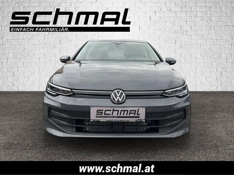 Neu VW Golf VIII 115 PS (84 kW) 2026 Mittelgrau  metallic