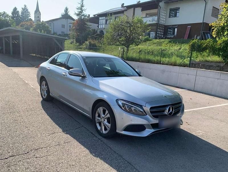 Silber Gebraucht 2018 Mercedes C180 Avantgarde Limousine | € 20.499 (Fairer Preis) - Bild 1/4