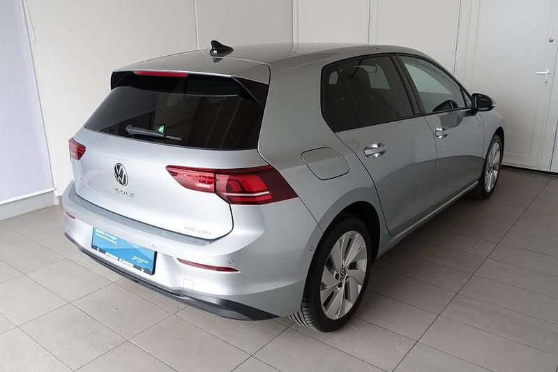 Gebraucht VW Golf VIII 204 PS (150 kW) 2025 Silber  metallic Limousine