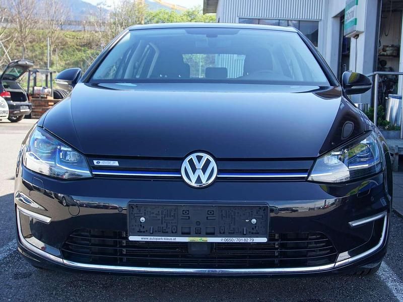 Gebraucht VW e-Golf 100 kW (136 PS) 2018 Schwarz Kleinwagen