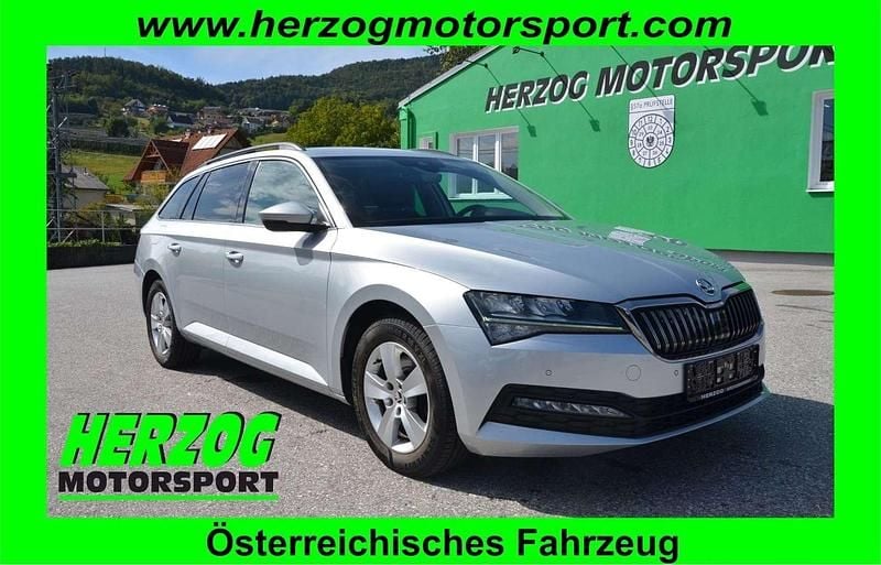 Silber Gebraucht 2023 Skoda Superb Kombi | € 25.940 (Fairer Preis) - Bild 1/4