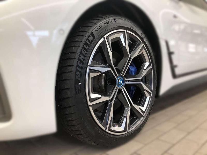 Gebraucht BMW i4 Efficient Dynamics 400 kW (544 PS) 2023 Weiß Limousine