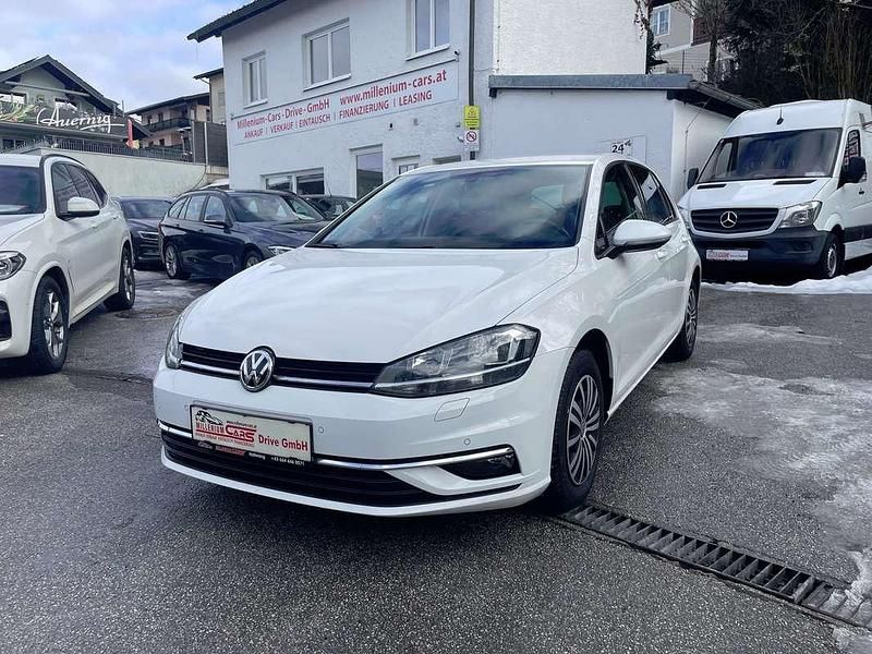 Gebraucht VW Golf VII 110 PS (80 kW) 2017 Weiß Kleinwagen