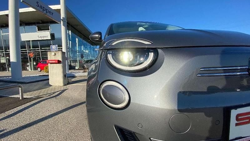 Gebraucht Fiat 500e La Prima 86 kW (118 PS) 2020 Grau Limousine