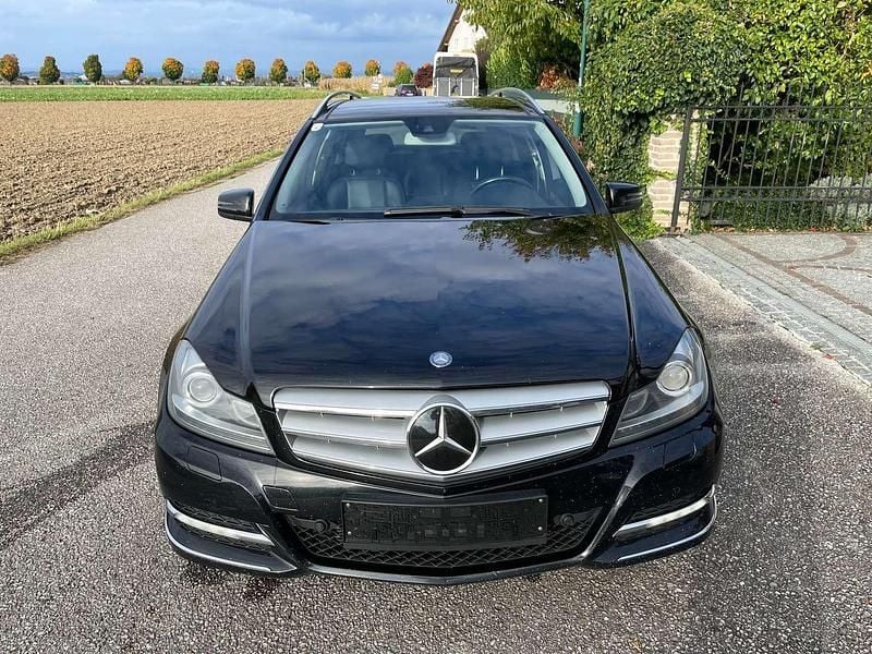 Gebraucht Mercedes C350 Avantgarde 265 PS (194 kW) 2012 Schwarz Kombi