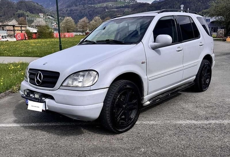 Gebraucht Mercedes ML270 163 PS (119 kW) 2003 SUV
