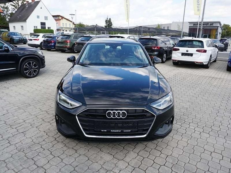Gebraucht Audi A4 163 PS (119 kW) 2022 Schwarz Kombi
