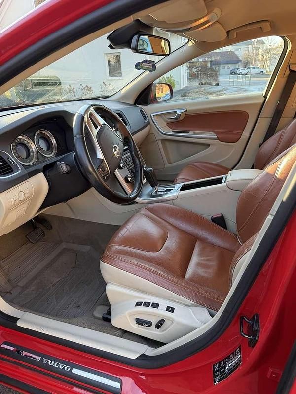 Gebraucht Volvo V60 Summum 215 PS (158 kW) 2011 Kombi