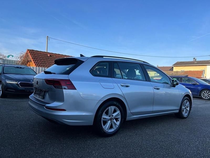 Gebraucht VW Golf VIII Life 150 PS (110 kW) 2021 Silber Kombi