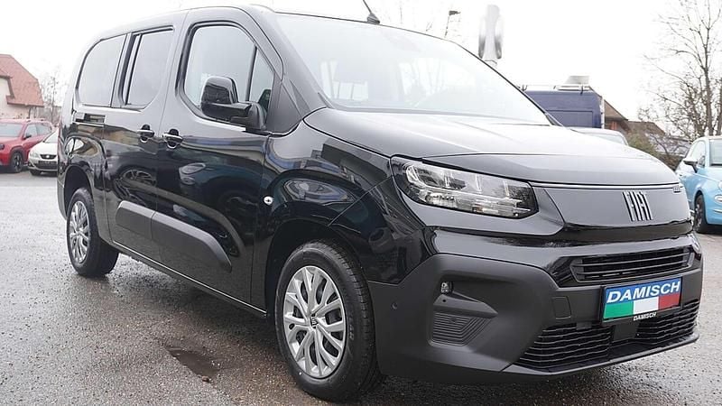 Neu Fiat Doblò 131 PS (96 kW) 2025 Schwarz Van / Kleinbus