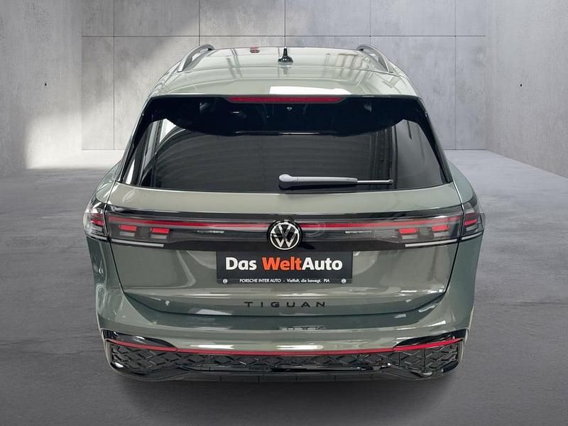 Gebraucht VW Tiguan Sport 150 PS (110 kW) 2026 Mittelgrün metallic SUV