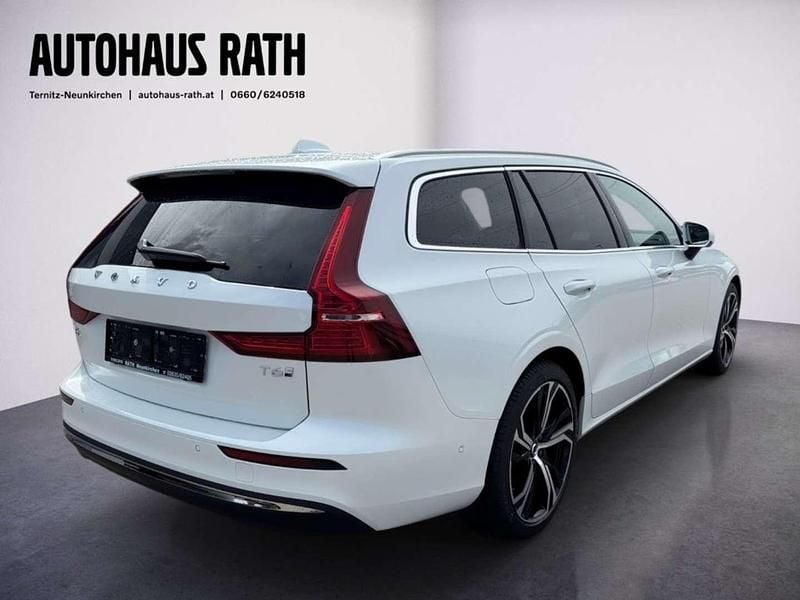 Neu Volvo V60 Plus 253 PS (186 kW) 2025 Weiß Kombi