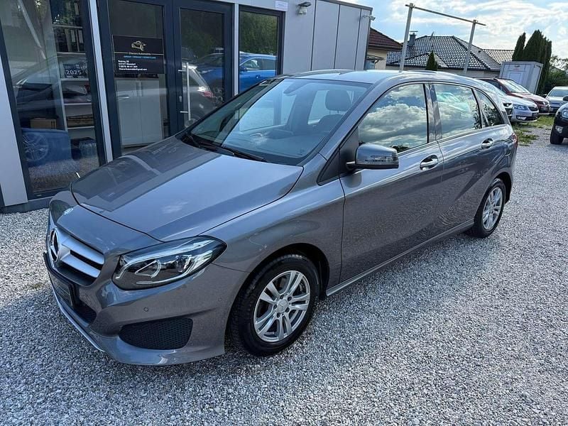 Gebraucht Mercedes B180 122 PS (89 kW) 2016 Grau Van / Kleinbus