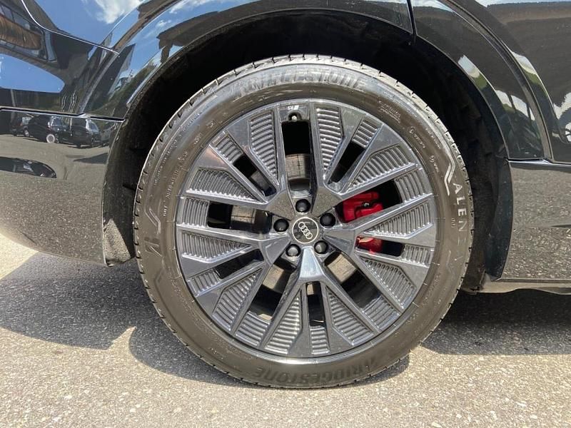 Gebraucht Audi Q8 e-tron S-Line 250 kW (340 PS) 2024 Schwarz  metallicperleffektno SUV