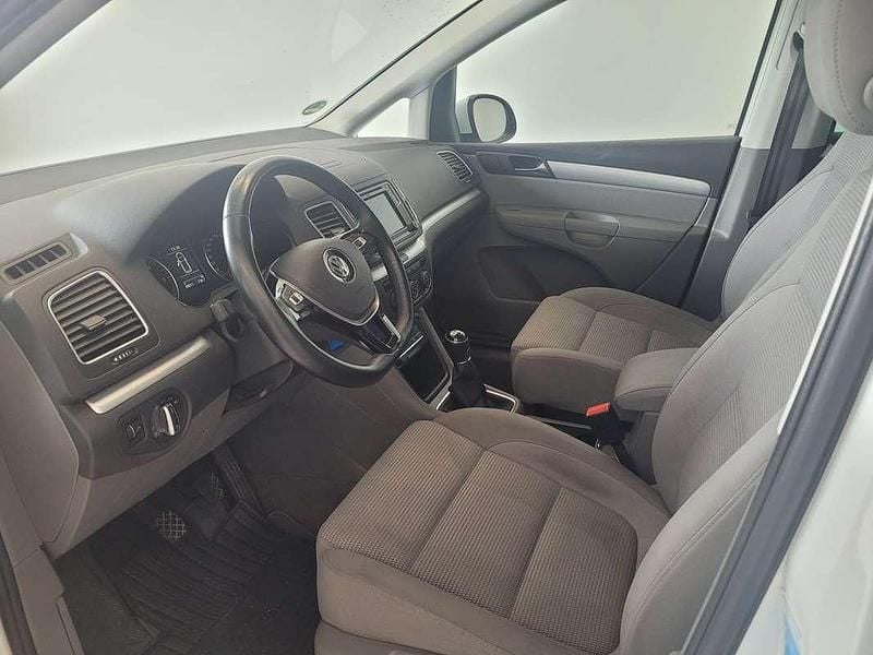 Gebraucht VW Sharan Business 116 PS (85 kW) 2018 Weiss  normal Van / Kleinbus