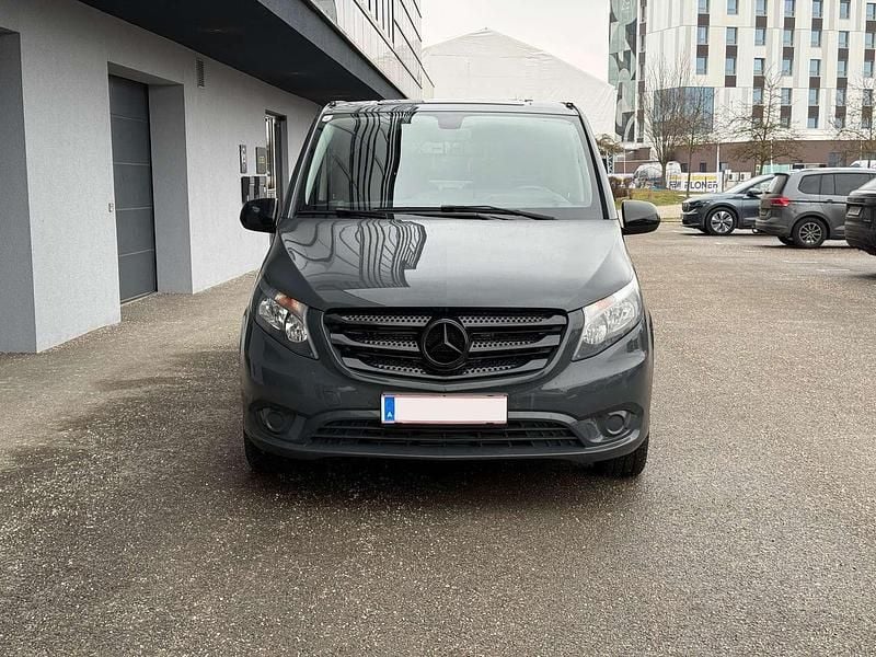 Gebraucht Mercedes Vito 163 PS (119 kW) 2018 Grau Van
