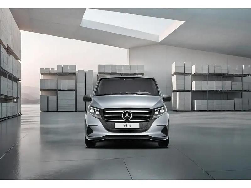 Gebraucht Mercedes Vito 163 PS (119 kW) 2024 Silber Van
