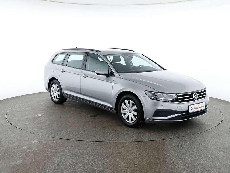 Gebraucht VW Passat Business 150 PS (110 kW) 2022 Silber Kombi