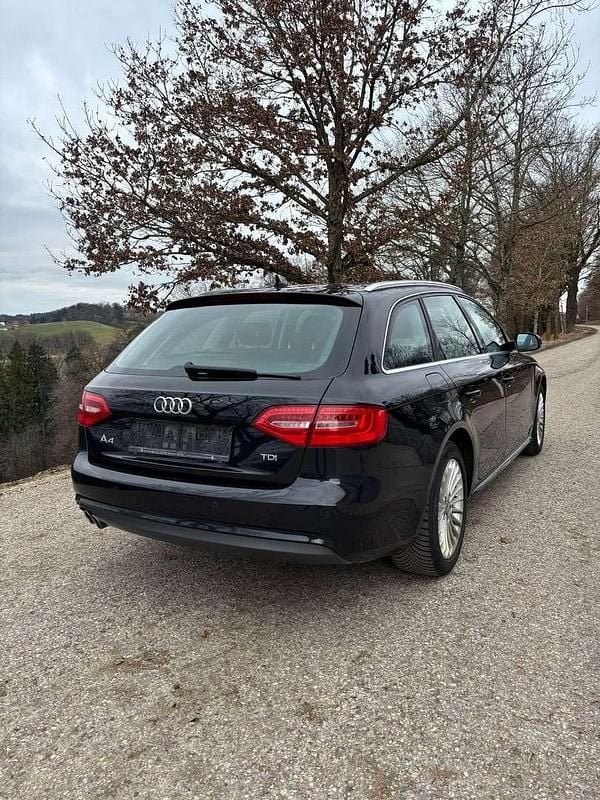 Gebraucht Audi A4 120 PS (88 kW) 2013 Schwarz Kombi