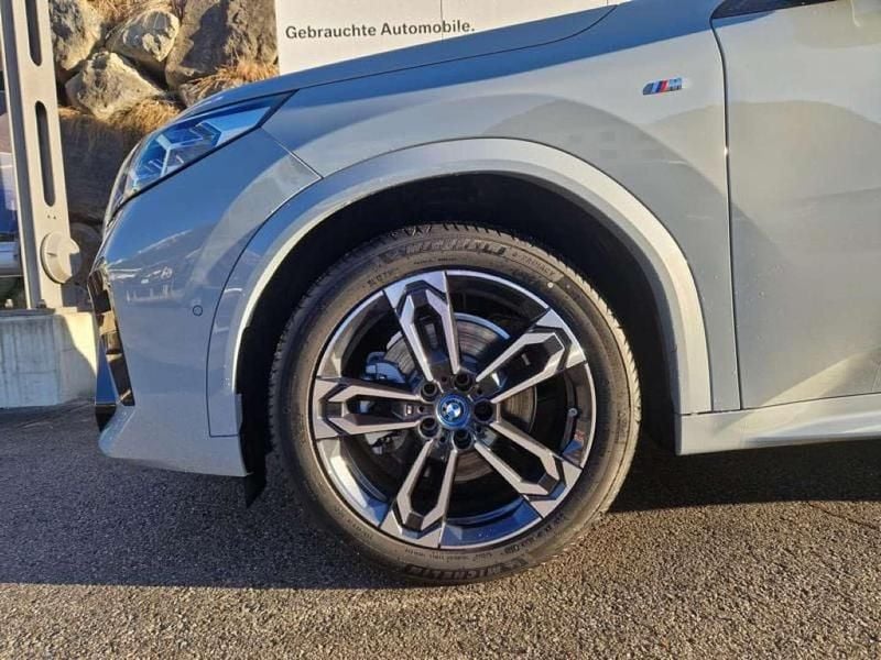 Gebraucht BMW iX2 Shadowline 225 kW (306 PS) 2025 M brooklyn grau SUV