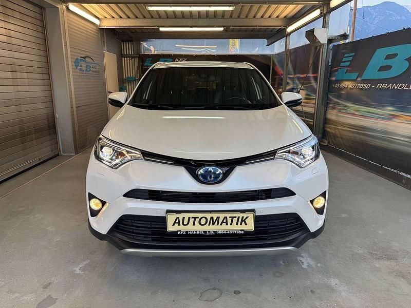 Gebraucht Toyota RAV4 Lounge 197 PS (144 kW) 2018 Weiß SUV