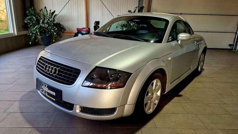 Silber Gebraucht 2001 Audi TT Coupé | € 4.999 - Bild 1/4