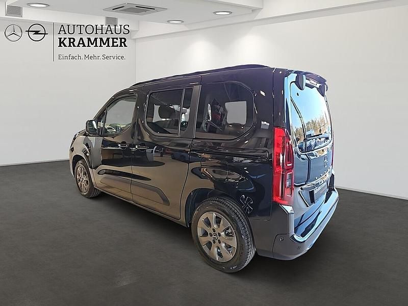 Neu Opel Combo 131 PS (96 kW) 2026 Schwarz Kombi