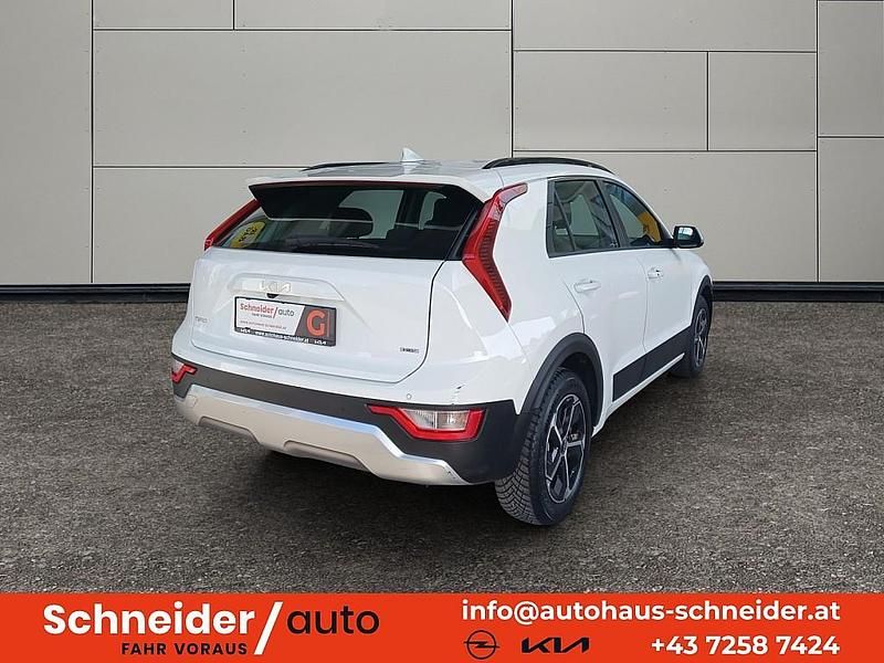 Gebraucht Kia Niro Silver 105 PS (77 kW) 2023 Weiß SUV