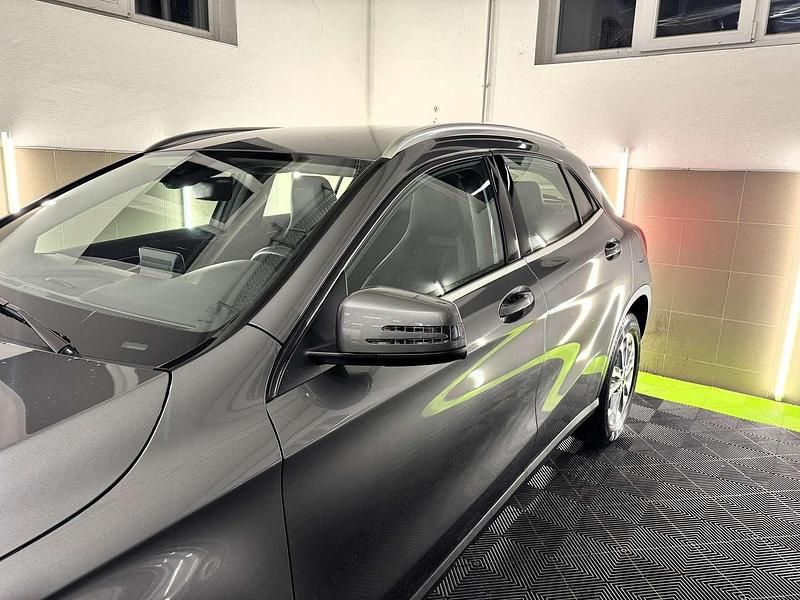 Gebraucht Mercedes GLA200 Urban 136 PS (100 kW) 2016 Grau SUV