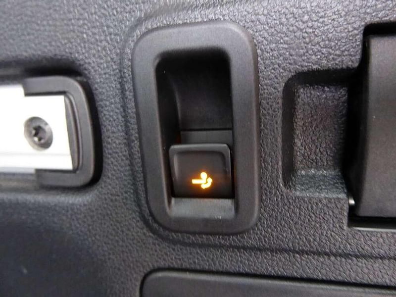 Gebraucht VW Touran 122 PS (89 kW) 2022 Weiß Van / Kleinbus