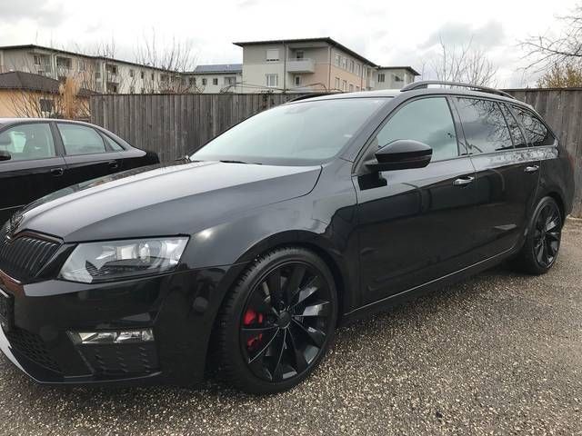 Black skoda octavia