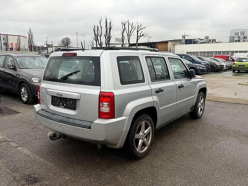 Gebraucht Jeep Patriot Sport 120 PS (88 kW) 2008 Silber SUV