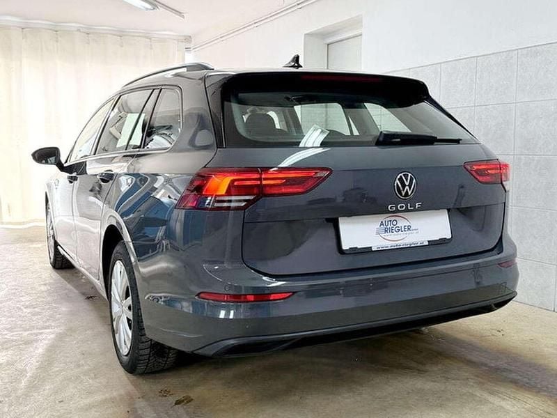 Gebraucht VW Golf VIII Life 116 PS (85 kW) 2022 Grau Kombi