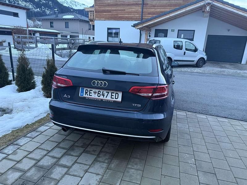 Gebraucht Audi A3 116 PS (85 kW) 2018 Blau Limousine