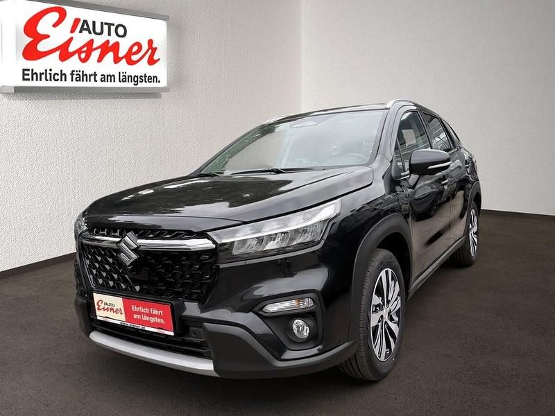 Schwarz metallicperleffektno Neu 2025 Suzuki SX4 S-Cross SUV | € 30.990 (Teuer) - Bild 1/4