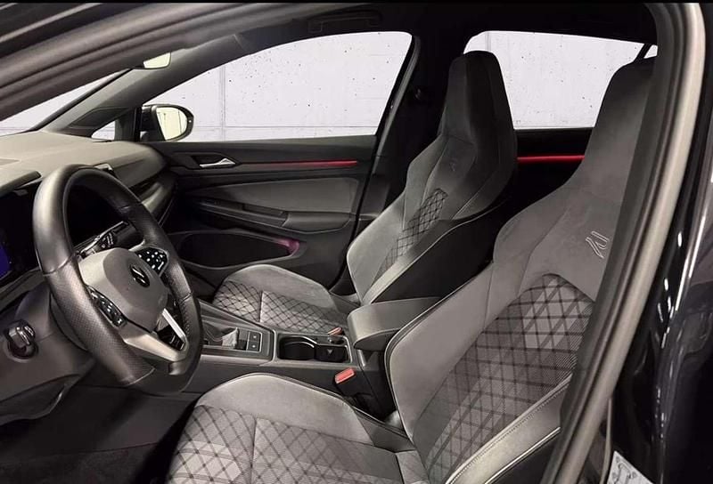 Gebraucht VW Golf VIII R-line 131 PS (96 kW) 2020 Schwarz Kleinwagen